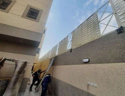أفضل نوع ساتر للحوش في المدينة المنورة؟ مقارنة الأنواع واختيار الساتر المناسب