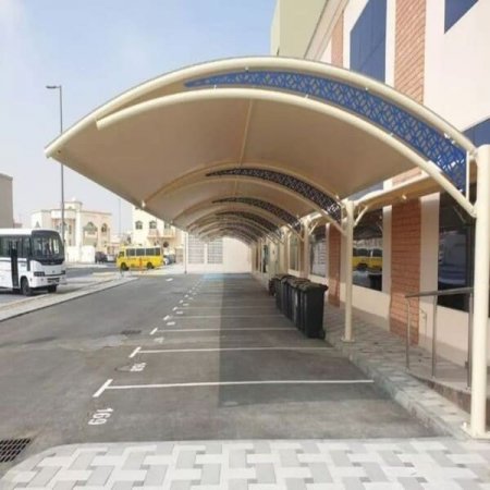 مظلات مواقف العمائر السكنية بالمدينة المنورة – تصميم وتنفيذ مواقف منظمة